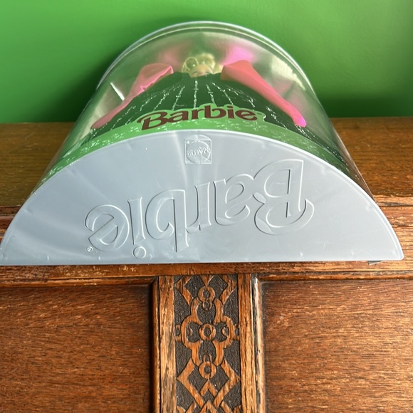 1998 Happy Holidays Barbie, NIB - Picture 4 of 4